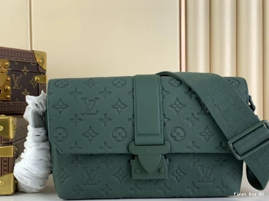 First bag LOUIS VUITTON Messenger-28*16*10cm S-Cape 0724
